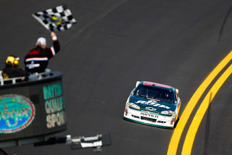 2011daytonafeb_daleearnhardtjr_qualifyingontrack 2011daytonafeb_daleearnhardtjr_qualifyingontrack